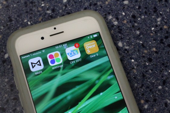 Samsung’s Gear Smartwatches Finally Get an iPhone App