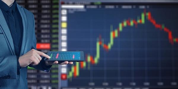 Crypto Predictions for 2025: Solana ETFs, AI Trading, and Emerging Threats